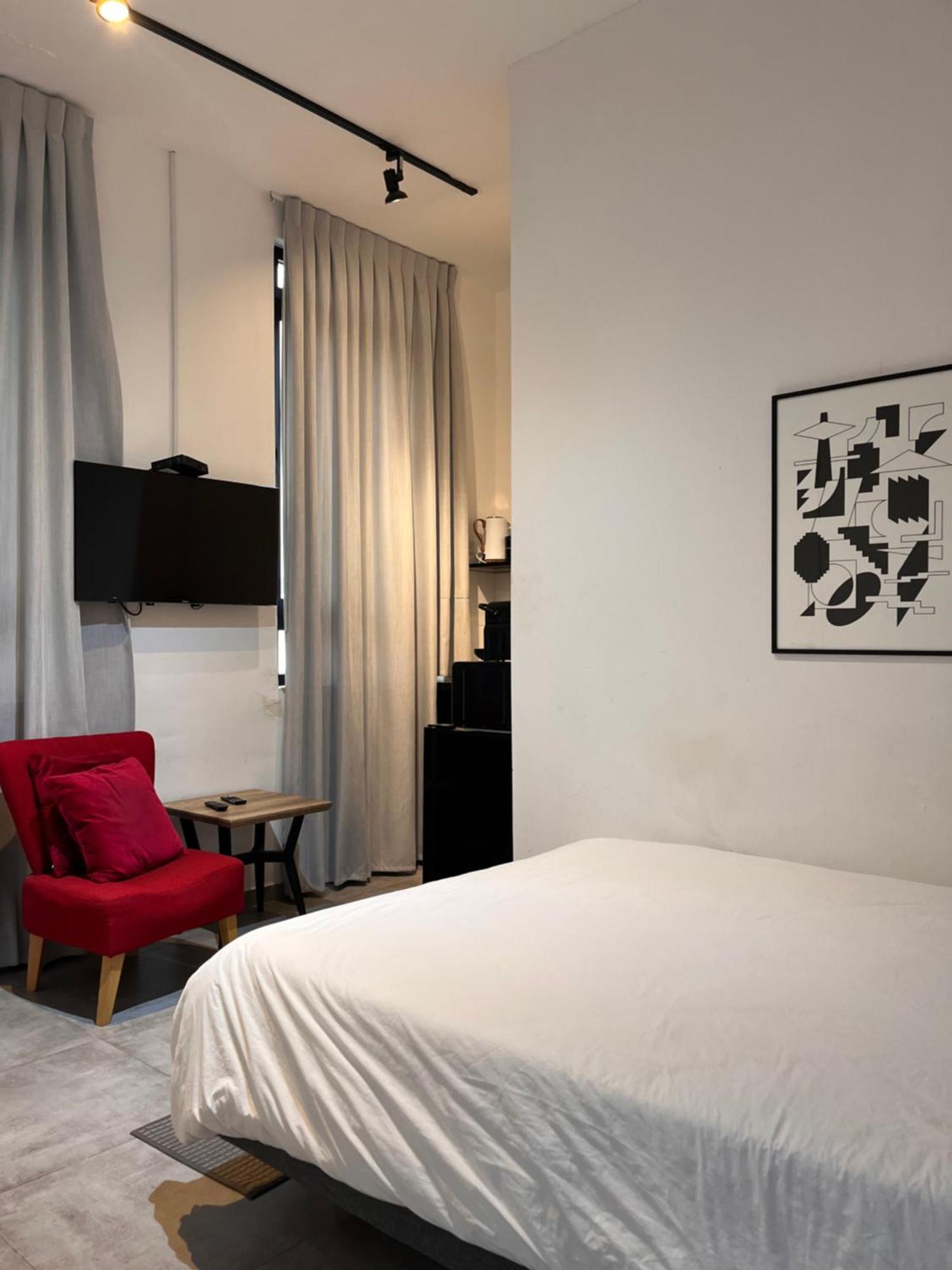 Yona 8 Bed & Breakfast Tel Aviv Room photo