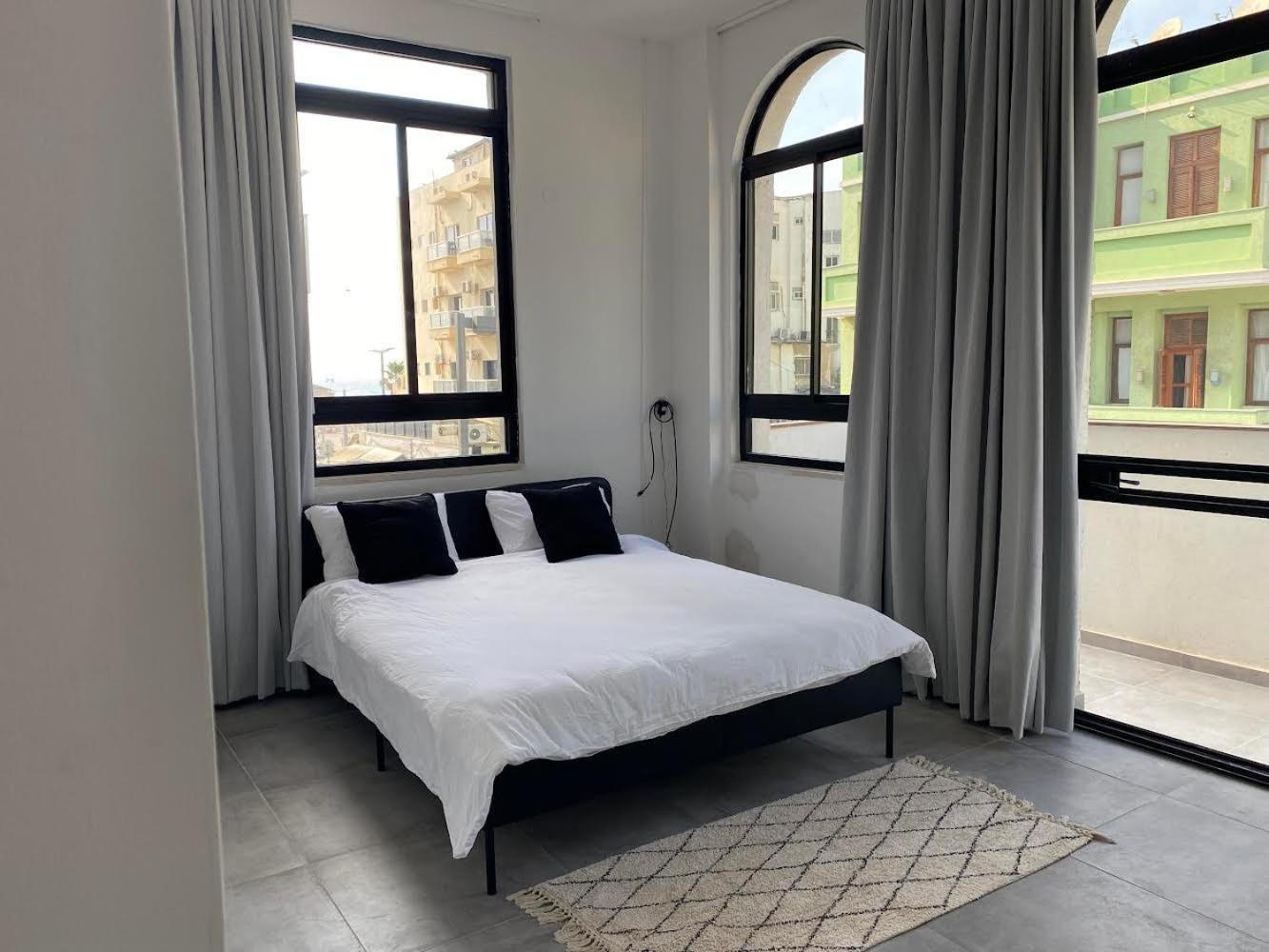 Yona 8 Bed & Breakfast Tel Aviv Room photo
