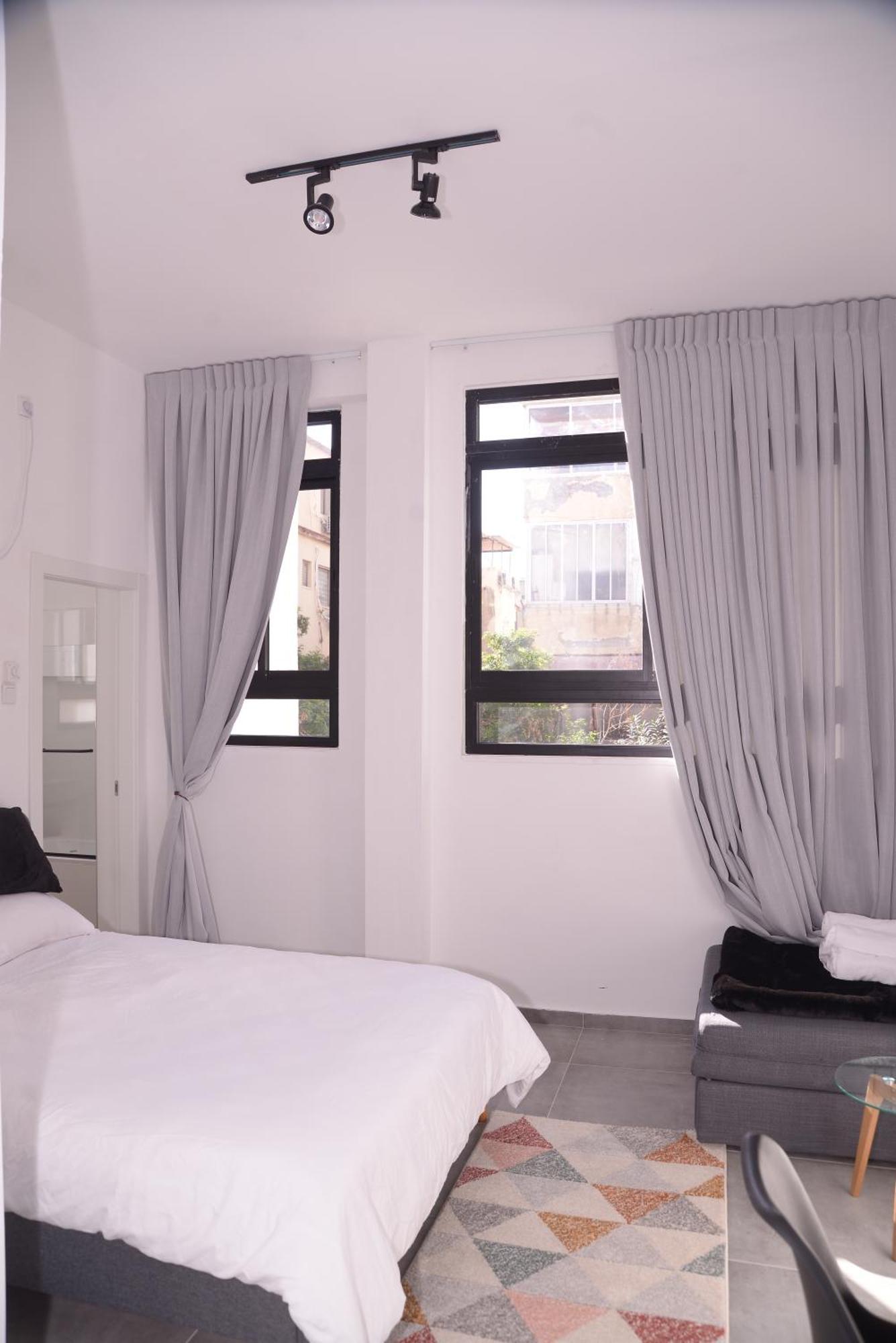 Yona 8 Bed & Breakfast Tel Aviv Room photo
